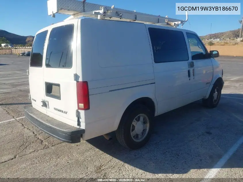 1GCDM19W3YB186670 2000 Chevrolet Astro