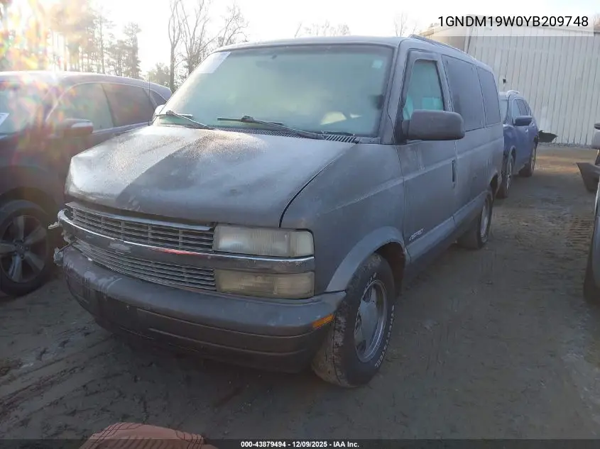 1GNDM19W0YB209748 2000 Chevrolet Astro