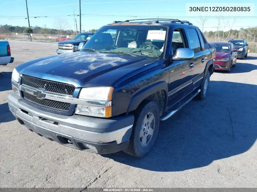 3GNEC12Z05G280835 2005 Chevrolet Avalanche 1500 Ls