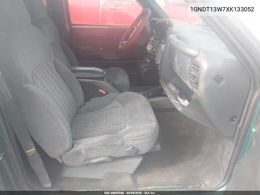 1GNDT13W7XK133052 1999 Chevrolet Blazer Ls