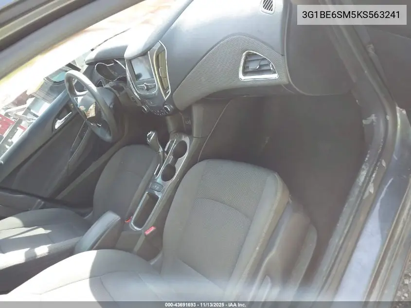 3G1BE6SM5KS563241 2019 Chevrolet Cruze Lt
