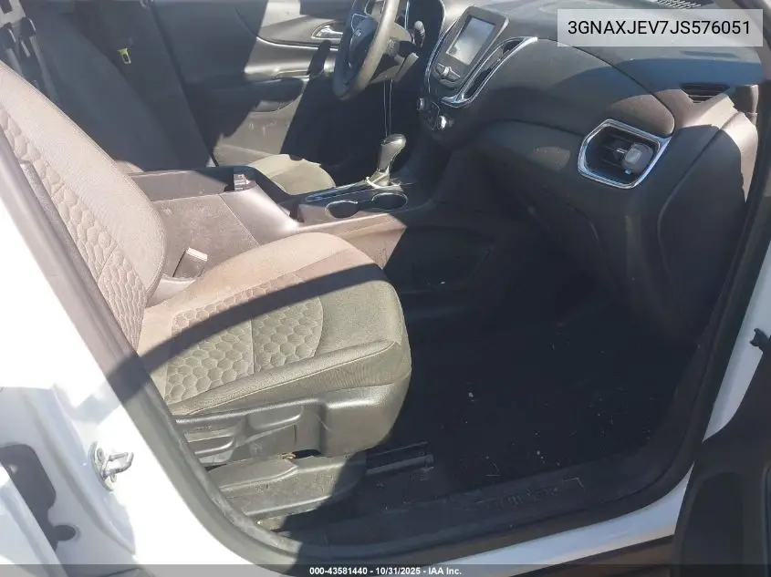 3GNAXJEV7JS576051 2018 Chevrolet Equinox Lt