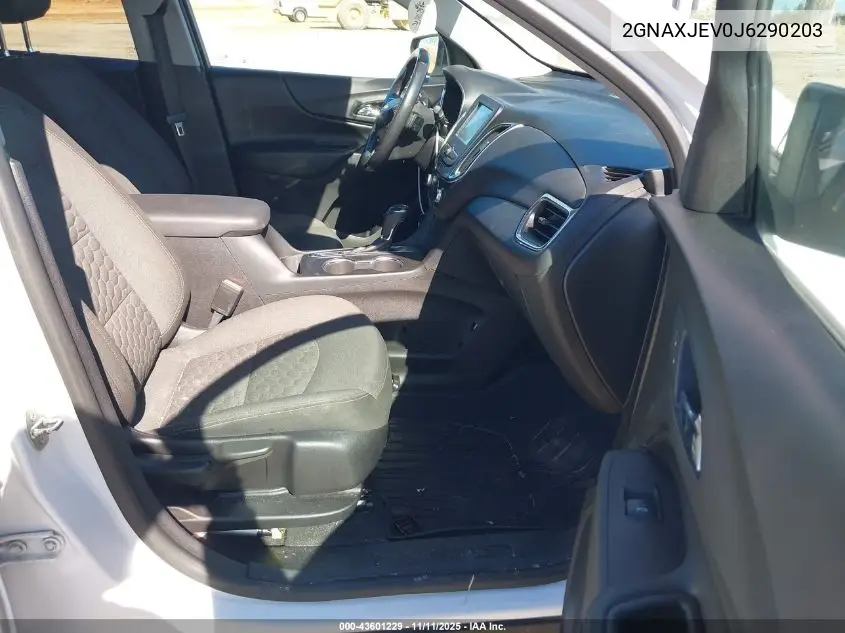2GNAXJEV0J6290203 2018 Chevrolet Equinox Lt