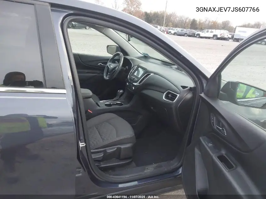 3GNAXJEV7JS607766 2018 Chevrolet Equinox Lt