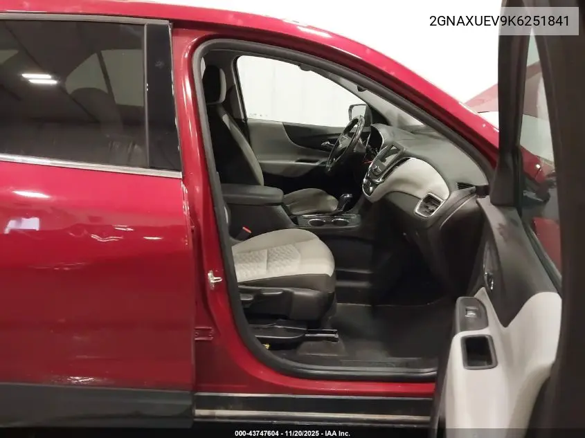 2GNAXUEV9K6251841 2019 Chevrolet Equinox Lt