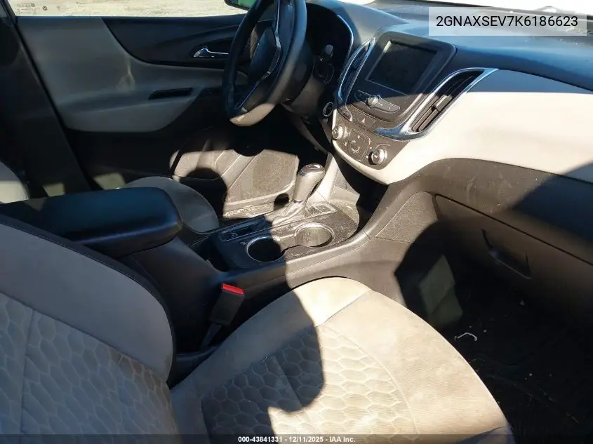 2GNAXSEV7K6186623 2019 Chevrolet Equinox Ls
