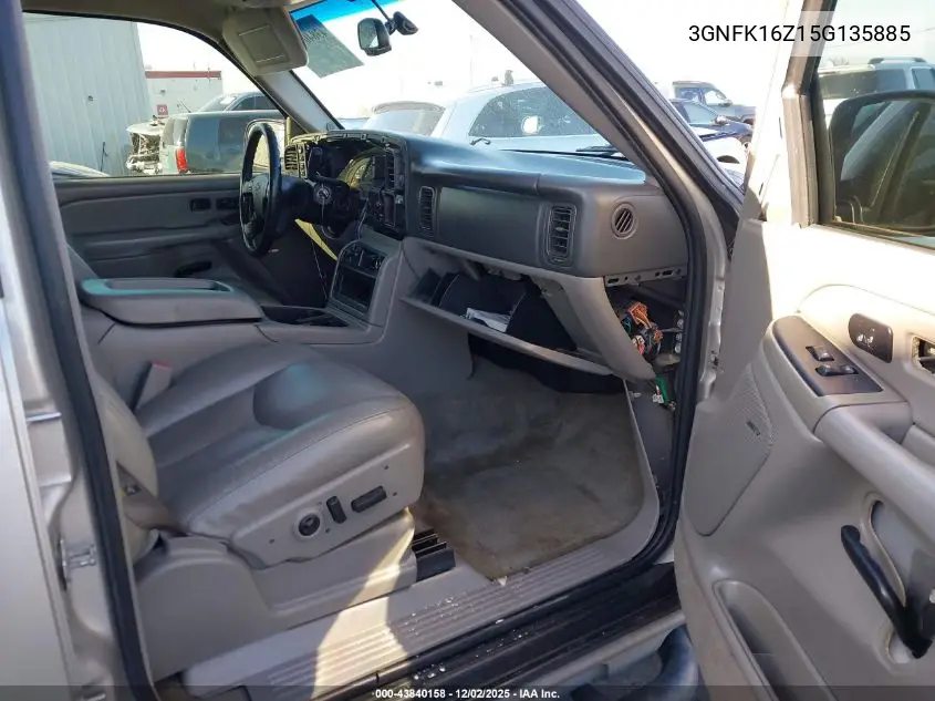 3GNFK16Z15G135885 2005 Chevrolet Suburban 1500 Z71