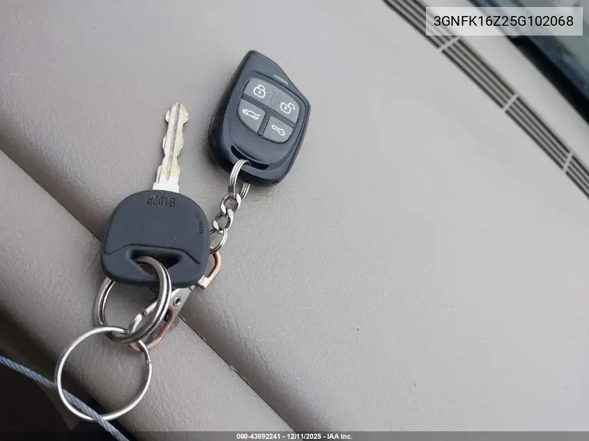 3GNFK16Z25G102068 2005 Chevrolet Suburban 1500 Z71