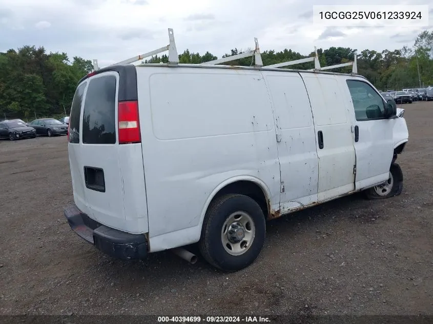 2006 Chevrolet Express Work Van VIN: 1GCGG25V061233924 Lot: 40394699