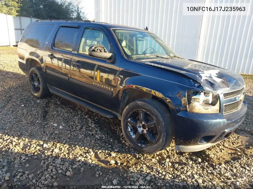 1GNFC16J17J235963 2007 Chevrolet Suburban 1500 Ls