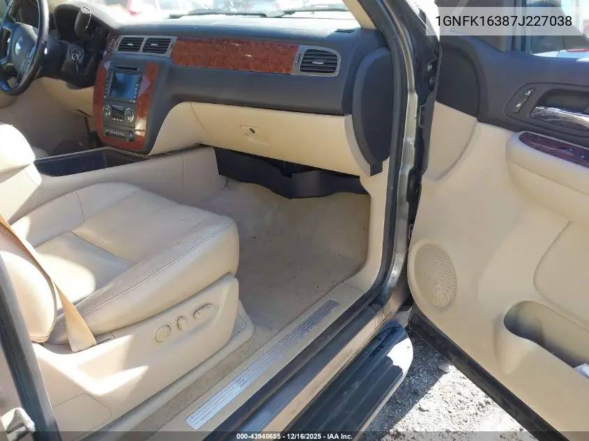 1GNFK16387J227038 2007 Chevrolet Suburban 1500 Ltz