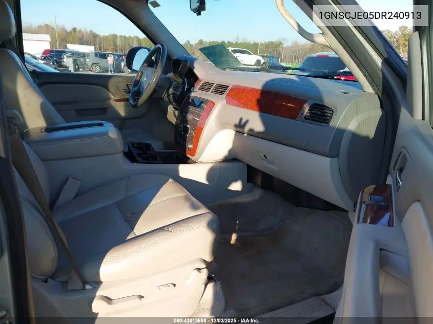 1GNSCJE05DR240913 2013 Chevrolet Suburban 1500 Lt