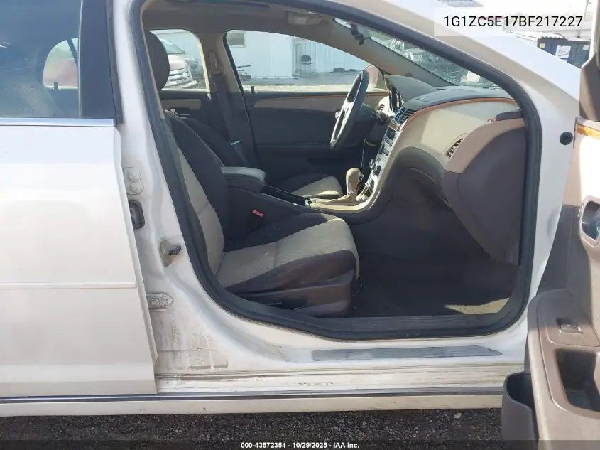 1G1ZC5E17BF217227 2011 Chevrolet Malibu 1Lt