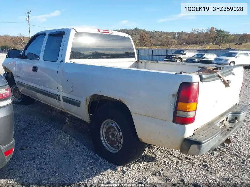 1GCEK19T3YZ359028 2000 Chevrolet Silverado 1500 Lt