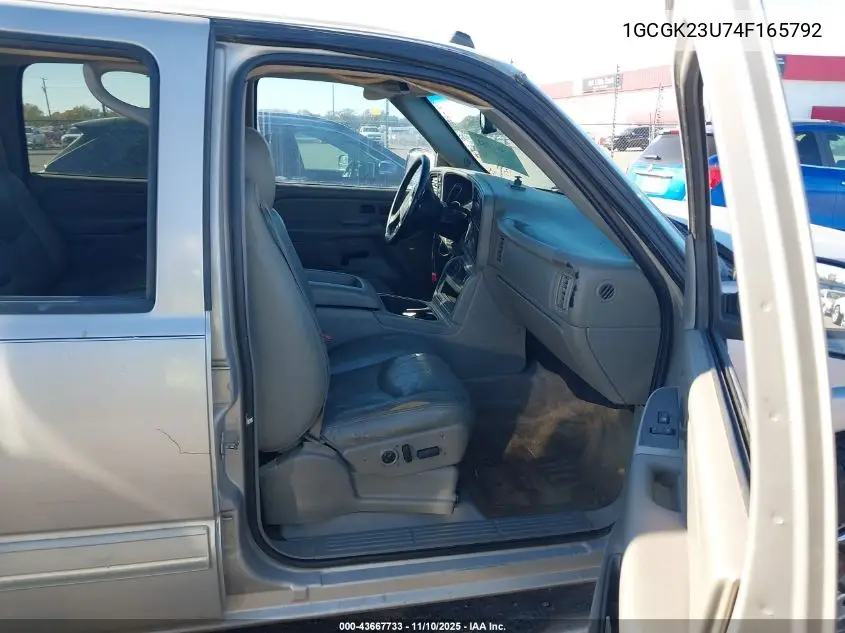1GCGK23U74F165792 2004 Chevrolet Silverado 2500 Lt