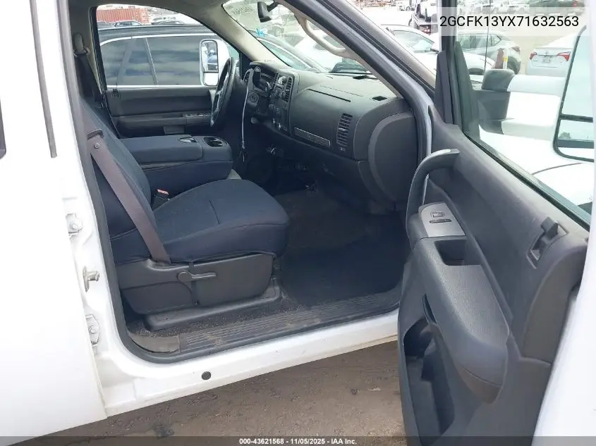2GCFK13YX71632563 2007 Chevrolet Silverado 1500 Lt1