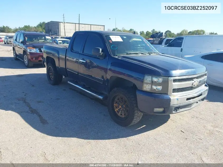 1GCRCSE03BZ252097 2011 Chevrolet Silverado 1500 Lt