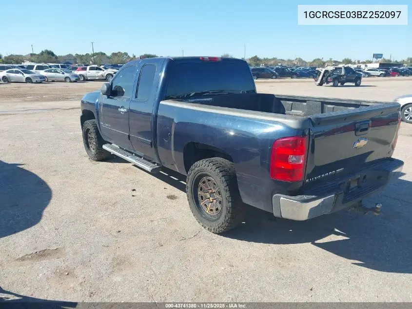 1GCRCSE03BZ252097 2011 Chevrolet Silverado 1500 Lt
