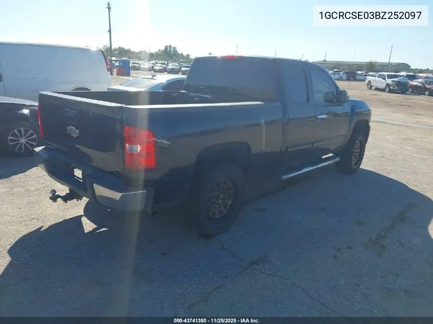 1GCRCSE03BZ252097 2011 Chevrolet Silverado 1500 Lt