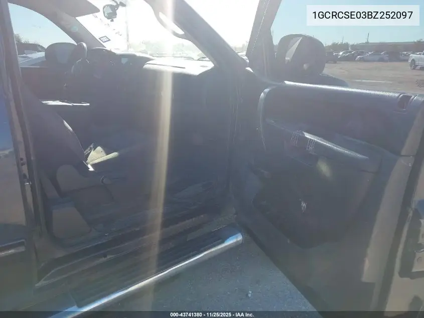 1GCRCSE03BZ252097 2011 Chevrolet Silverado 1500 Lt