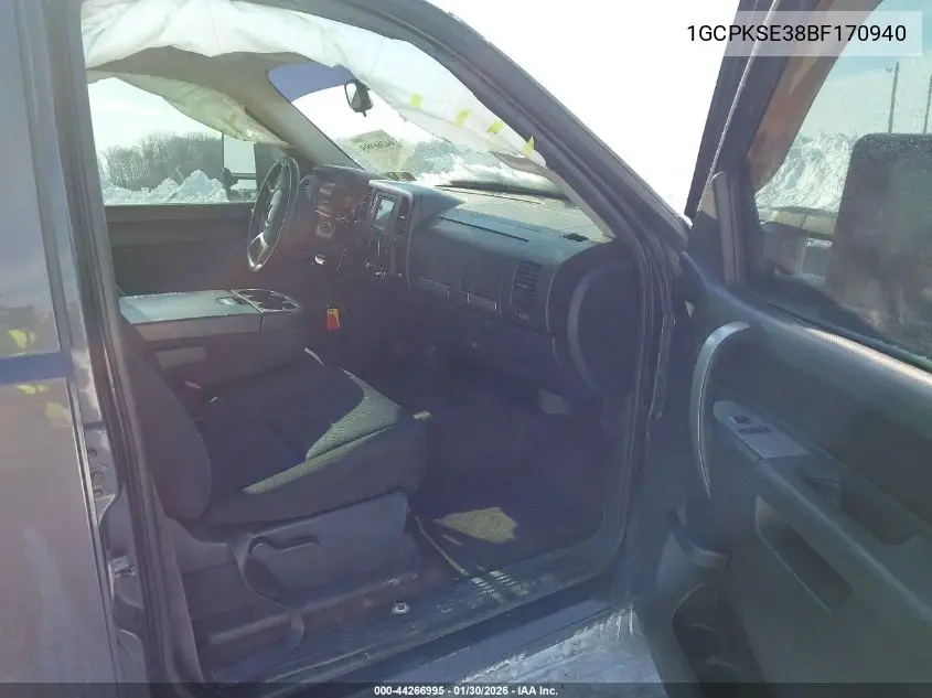 1GCPKSE38BF170940 2011 Chevrolet Silverado 1500 Lt
