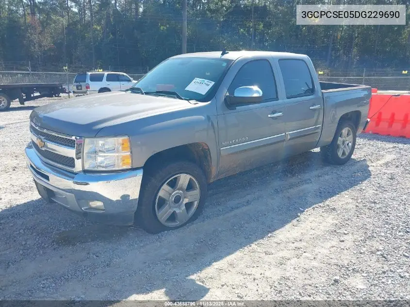 3GCPCSE05DG229690 2013 Chevrolet Silverado 1500 Lt