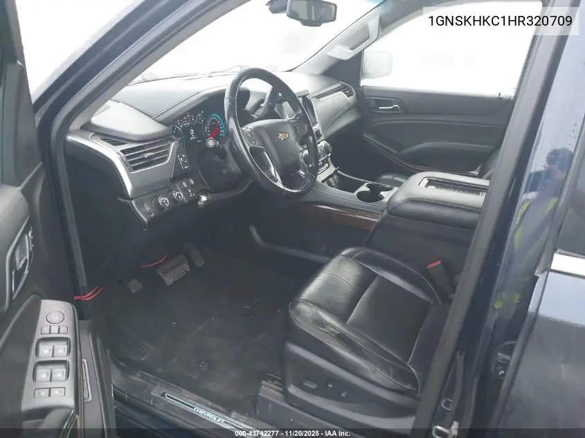 1GNSKHKC1HR320709 2017 Chevrolet Suburban Lt