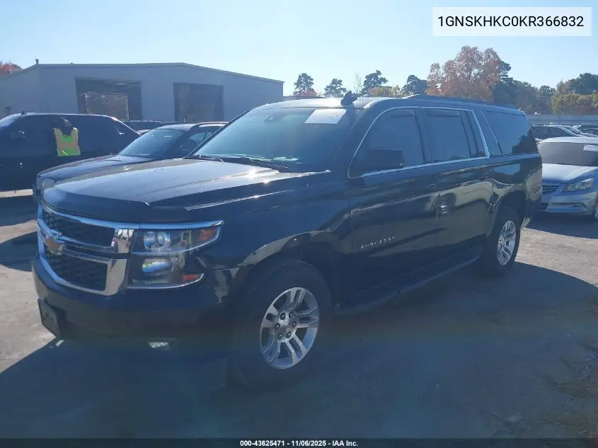 1GNSKHKC0KR366832 2019 Chevrolet Suburban Lt