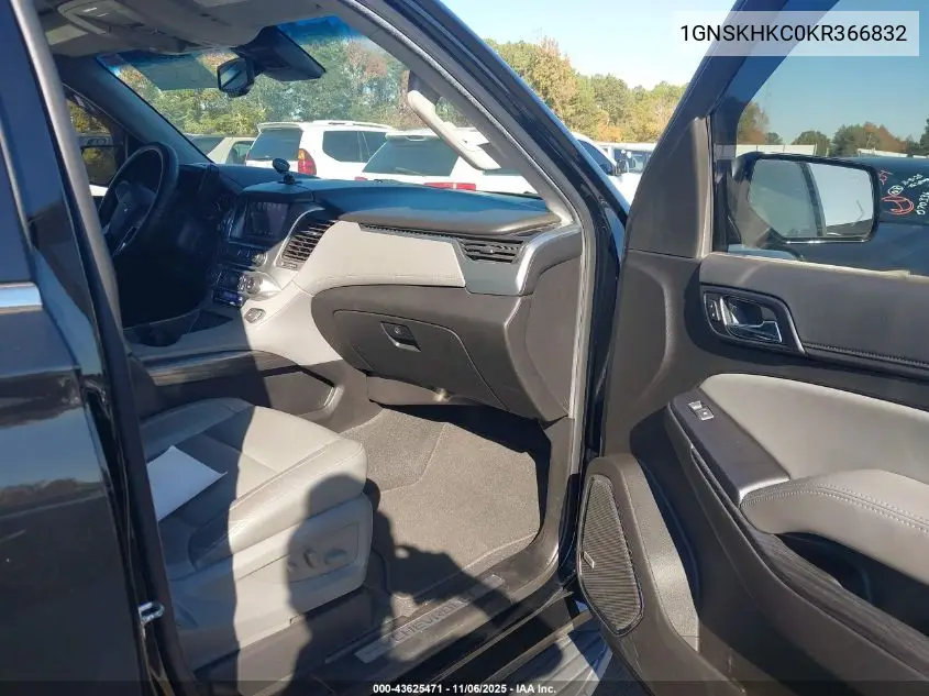 1GNSKHKC0KR366832 2019 Chevrolet Suburban Lt