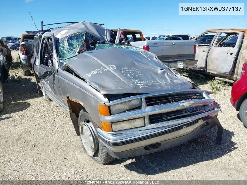 1998 Chevrolet Tahoe VIN: 1GNEK13RXWJ377137 Lot: 12040741