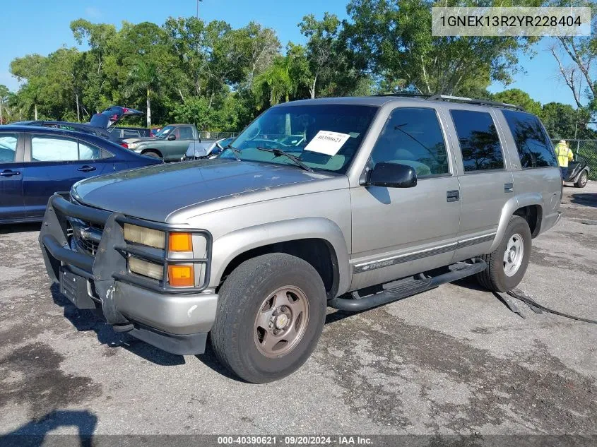 2000 Chevrolet Tahoe Z71 VIN: 1GNEK13R2YR228404 Lot: 40390621