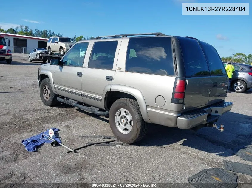 2000 Chevrolet Tahoe Z71 VIN: 1GNEK13R2YR228404 Lot: 40390621