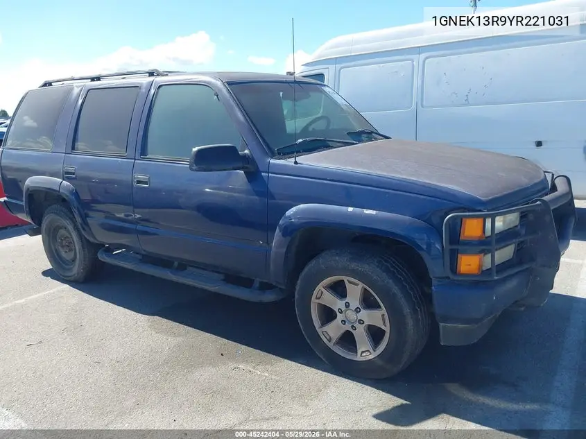 2000 Chevrolet Tahoe Z71 VIN: 1GNEK13R9YR221031 Lot: 45242404
