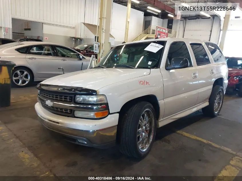 2005 Chevrolet Tahoe Lt VIN: 1GNEK13T55R228646 Lot: 40318486