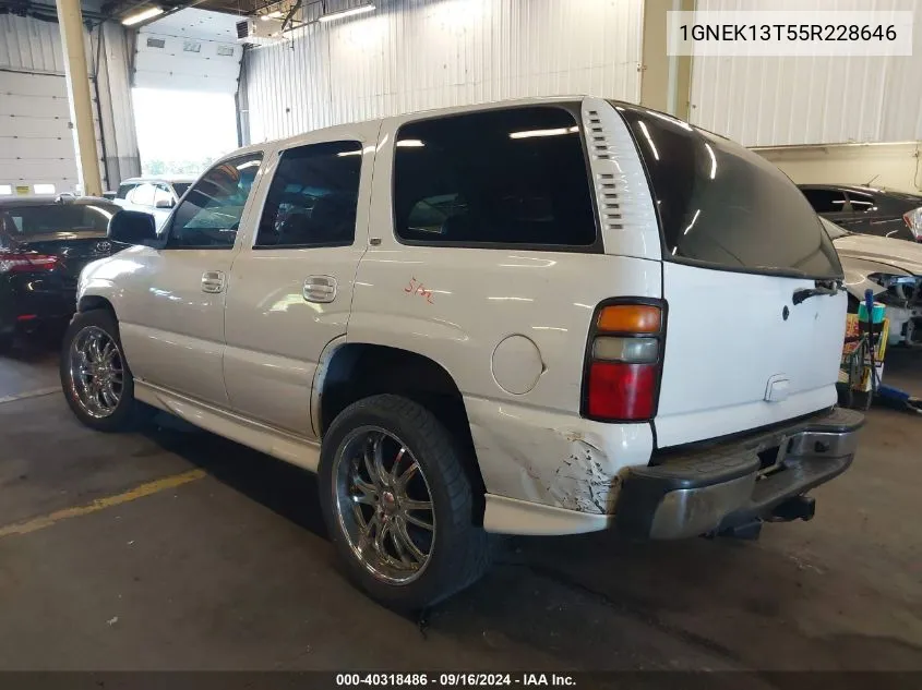 2005 Chevrolet Tahoe Lt VIN: 1GNEK13T55R228646 Lot: 40318486