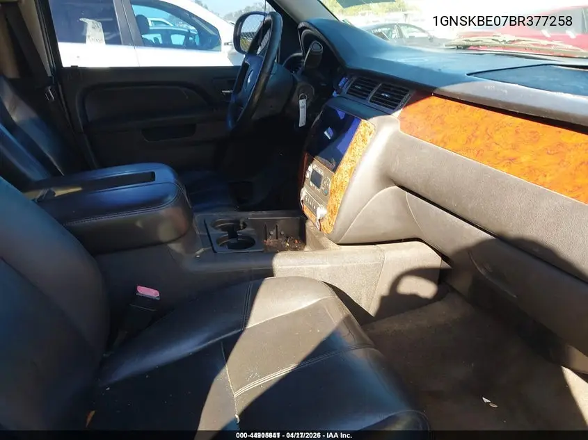 1GNSKBE07BR377258 2011 Chevrolet Tahoe Lt