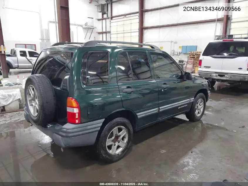 2CNBE134346909566 2004 Chevrolet Tracker