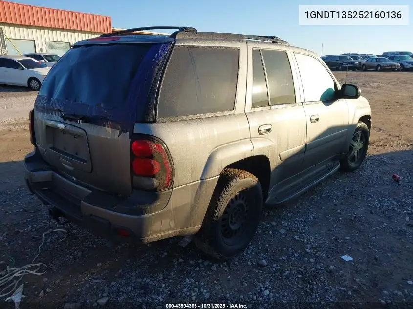 1GNDT13S252160136 2005 Chevrolet Trailblazer Lt