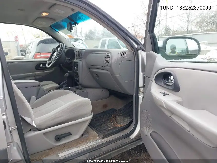 1GNDT13S252370090 2005 Chevrolet Trailblazer Ls