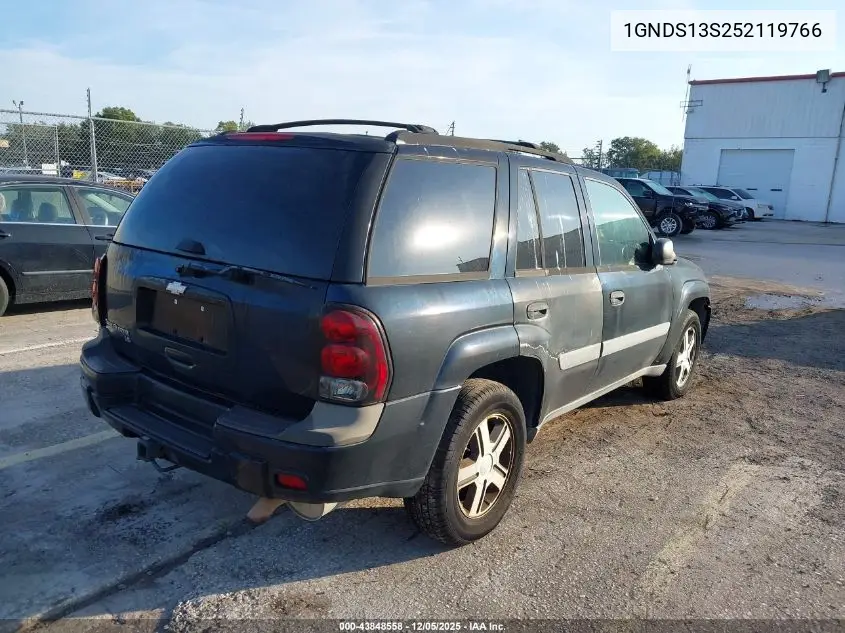 1GNDS13S252119766 2005 Chevrolet Trailblazer Ls