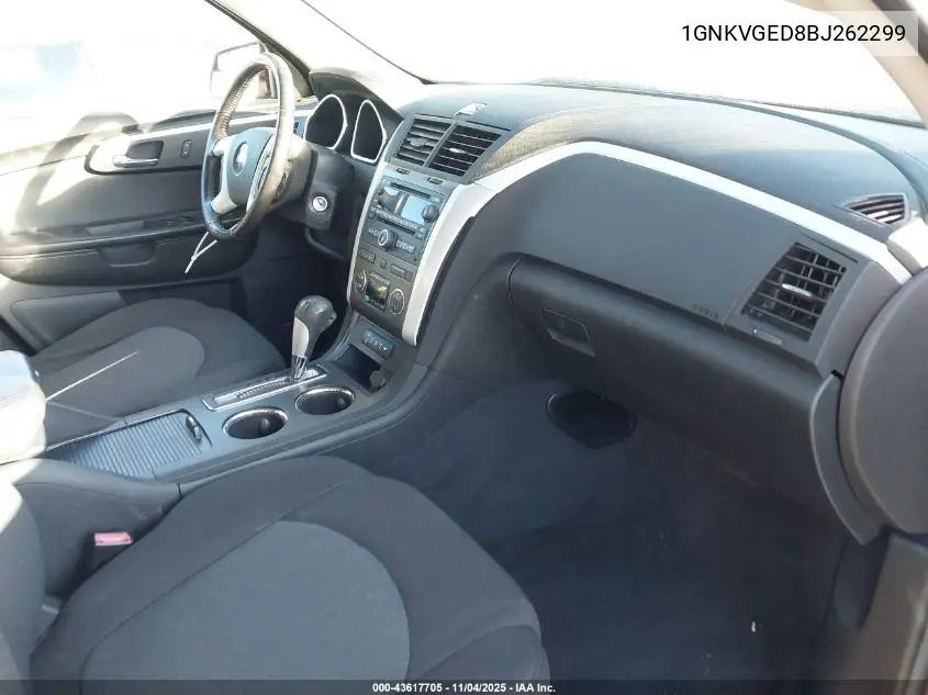 1GNKVGED8BJ262299 2011 Chevrolet Traverse 1Lt
