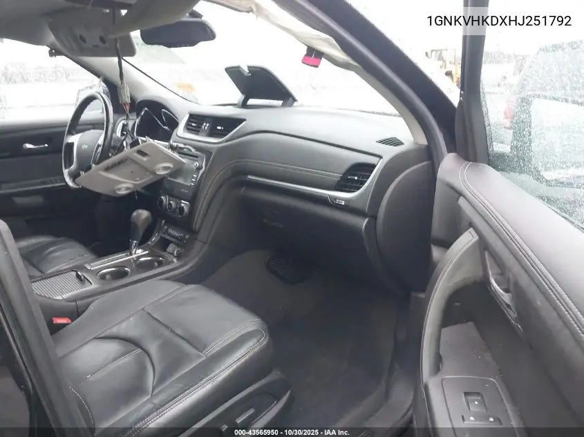 1GNKVHKDXHJ251792 2017 Chevrolet Traverse 2Lt