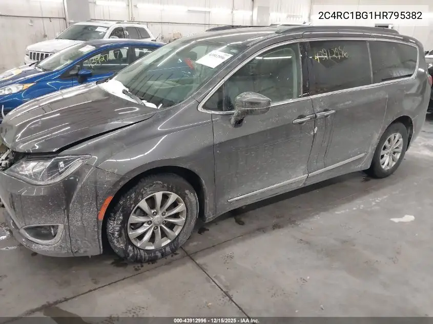 2C4RC1BG1HR795382 2017 Chrysler Pacifica Touring-L