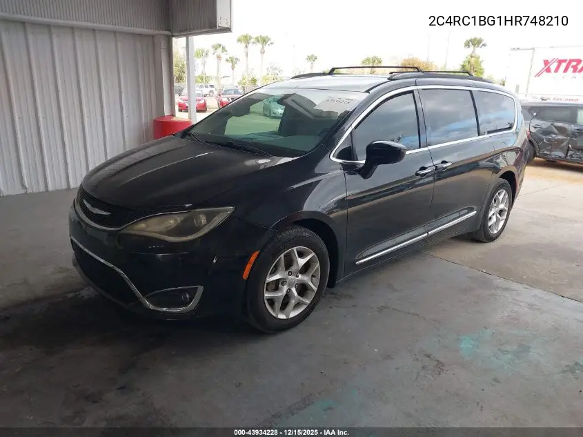 2C4RC1BG1HR748210 2017 Chrysler Pacifica Touring-L