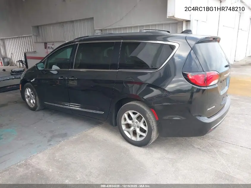 2C4RC1BG1HR748210 2017 Chrysler Pacifica Touring-L