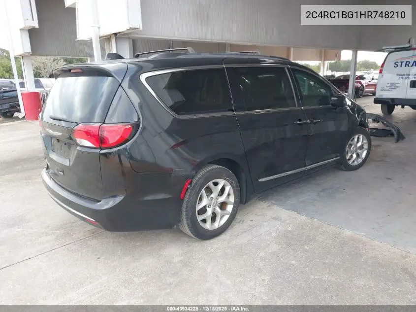 2C4RC1BG1HR748210 2017 Chrysler Pacifica Touring-L