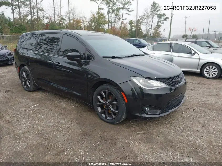 2C4RC1FG2JR227058 2018 Chrysler Pacifica Touring Plus