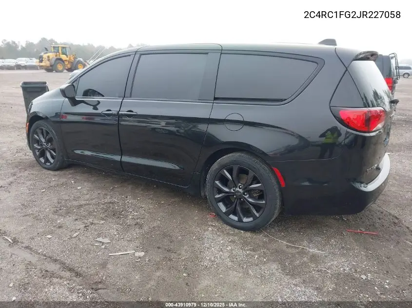 2C4RC1FG2JR227058 2018 Chrysler Pacifica Touring Plus