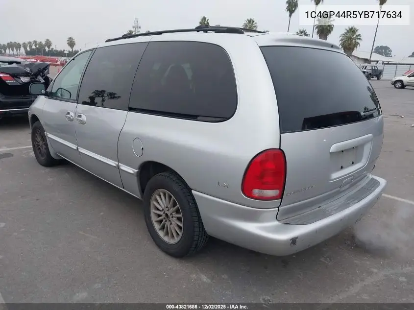 1C4GP44R5YB717634 2000 Chrysler Town & Country Lx
