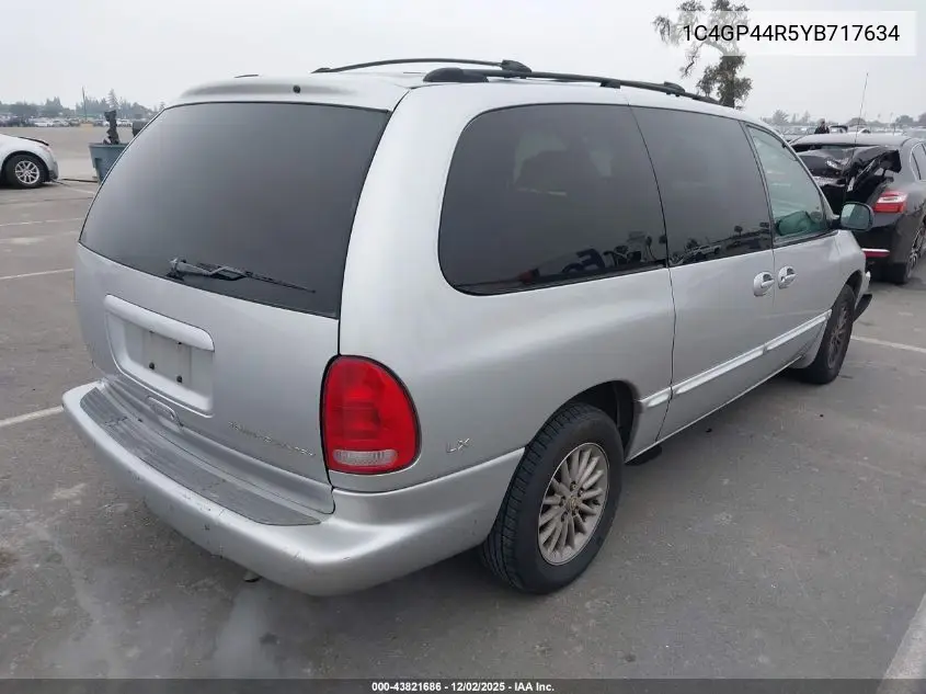 1C4GP44R5YB717634 2000 Chrysler Town & Country Lx